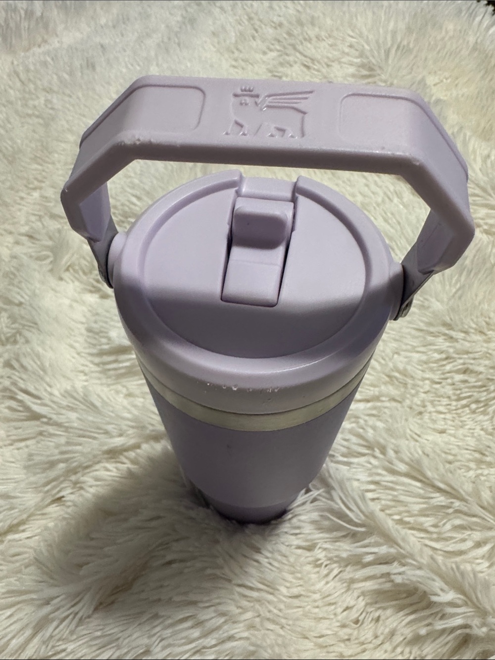 Stanley The IceFlow™ Flip Straw Tumbler | 30 OZ in Lavender - Picture 13 of 16